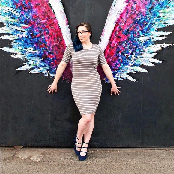 LuLaRoe Dresses & Skirts - LuLaRoe Julia T Shirt Dress Adjustable Tunic Top